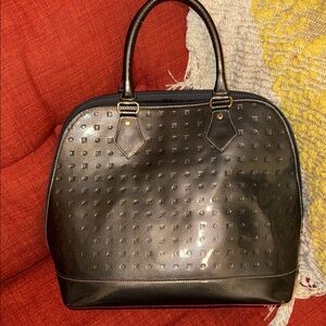 ARCADIA BEAUTFIUL PATENT LEATHER PURSE